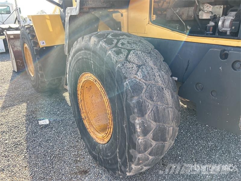 Komatsu WA250-5 Rataslaadurid