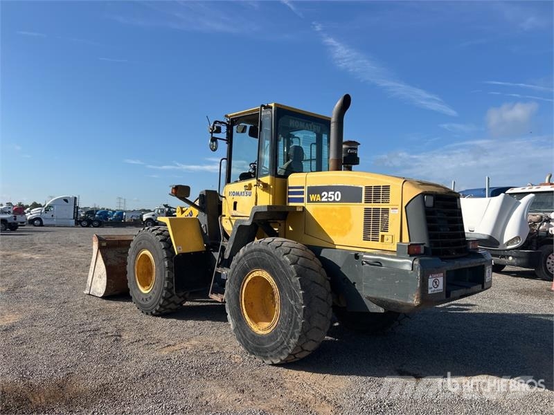 Komatsu WA250-5 Rataslaadurid