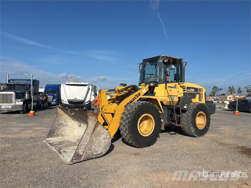 Komatsu WA250-5 Rataslaadurid