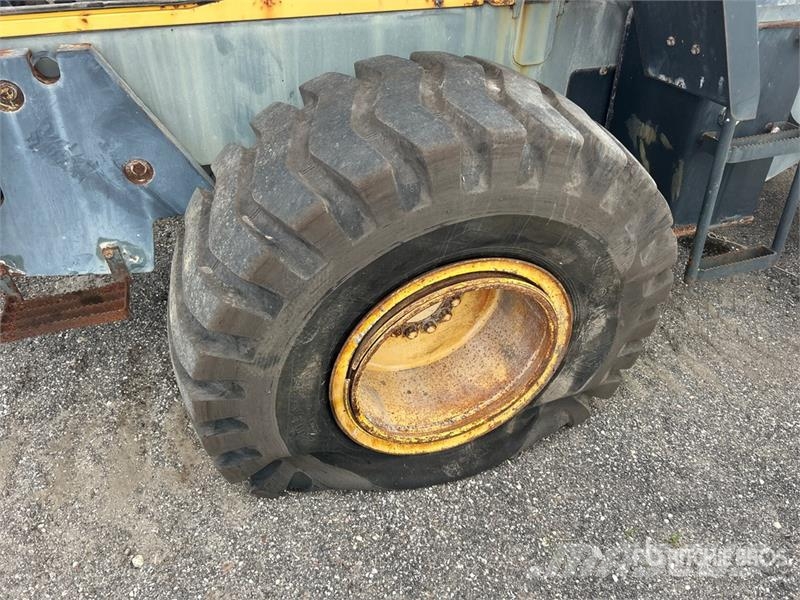 Komatsu WA250-5L Wheel Loader Chargeuse sur pneus