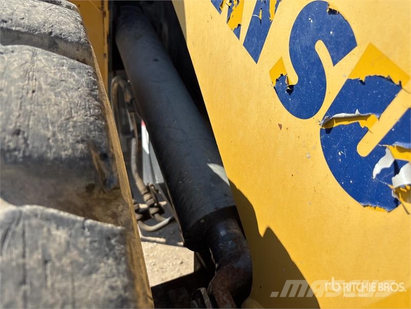 Komatsu WA250-6 Wheel Loader (Inoperable) Chargeuse sur pneus