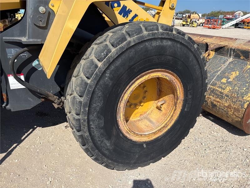 Komatsu WA250-6 Wheel Loader (Inoperable) Chargeuse sur pneus
