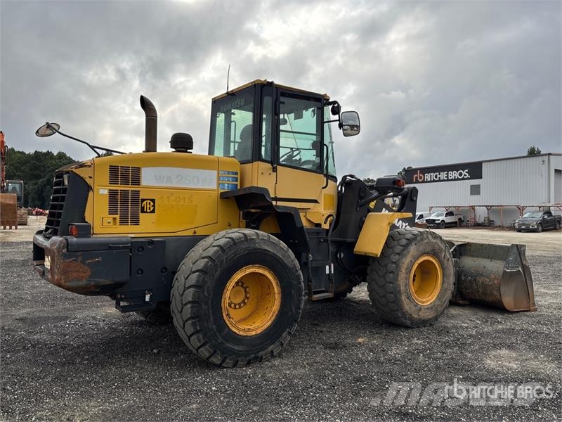 Komatsu WA250PZ-6 Wheel Loader Radlader