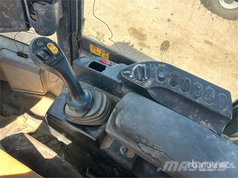 Komatsu WA270-7 Wheel Loader لوادر بعجل
