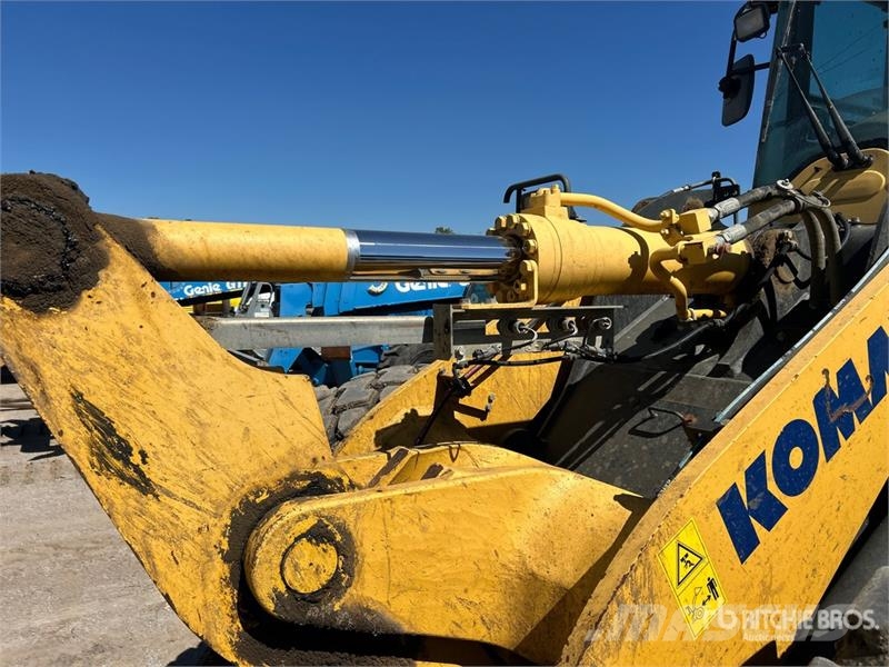 Komatsu WA270-7 Wheel Loader لوادر بعجل