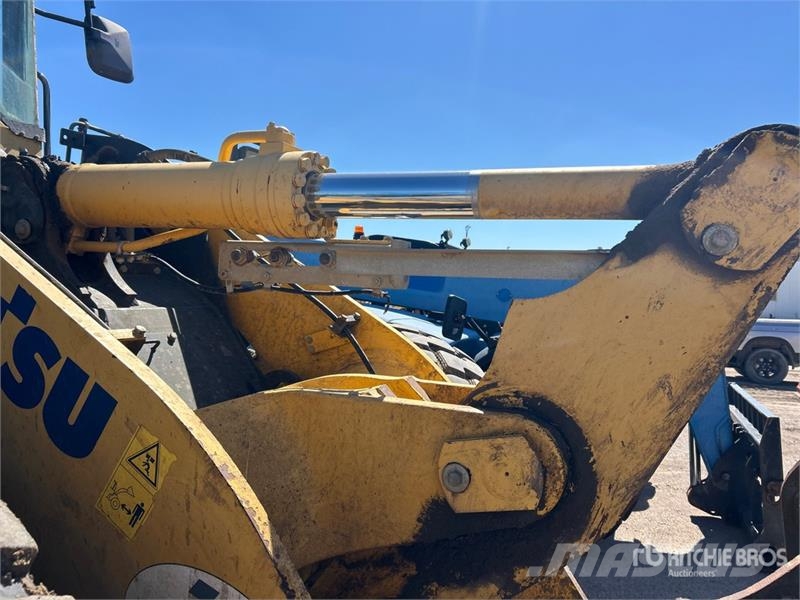Komatsu WA270-7 Wheel Loader لوادر بعجل