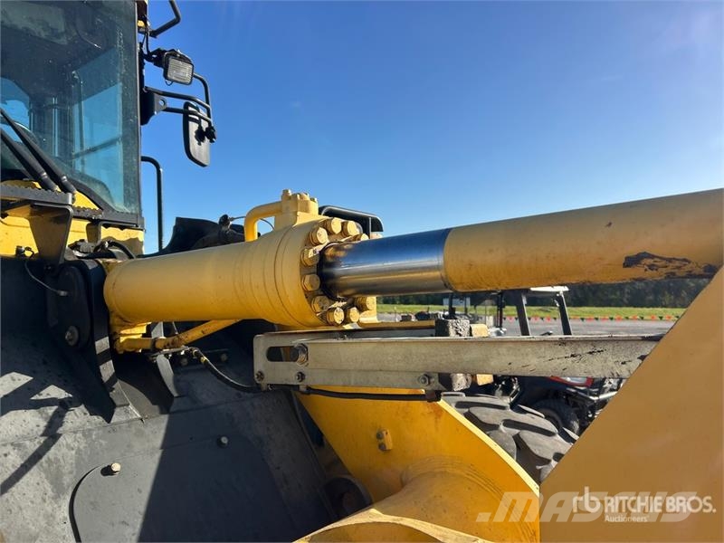 Komatsu WA270-8 Wheel Loader Cargadoras sobre ruedas
