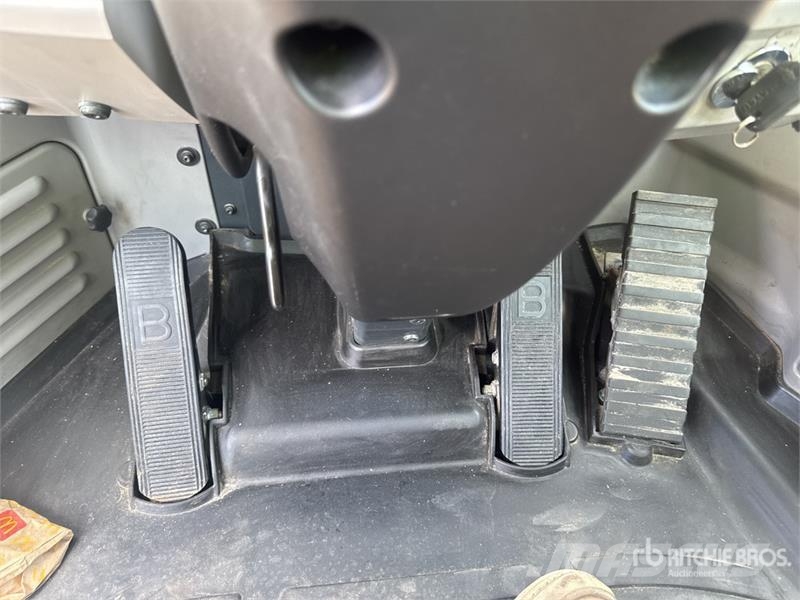 Komatsu WA270-8 Wheel Loader لوادر بعجل