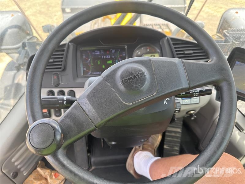 Komatsu WA270-8 Wheel Loader لوادر بعجل