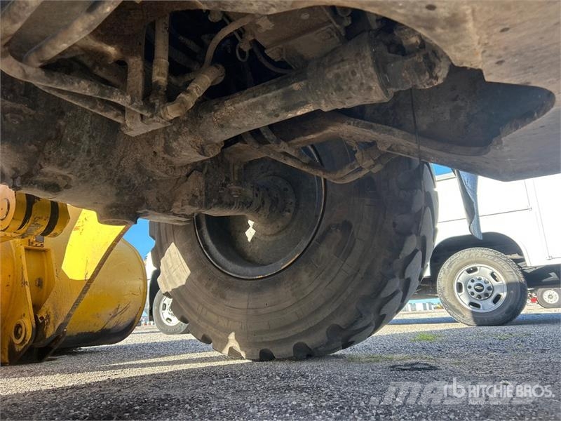 Komatsu WA270-8 Wheel Loader Cargadoras sobre ruedas
