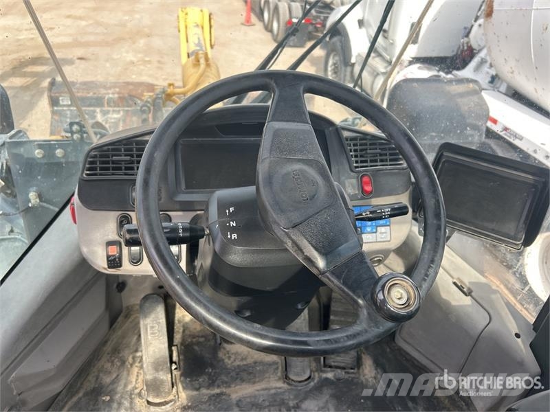 Komatsu WA270-8 Wheel Loader Hjullastare