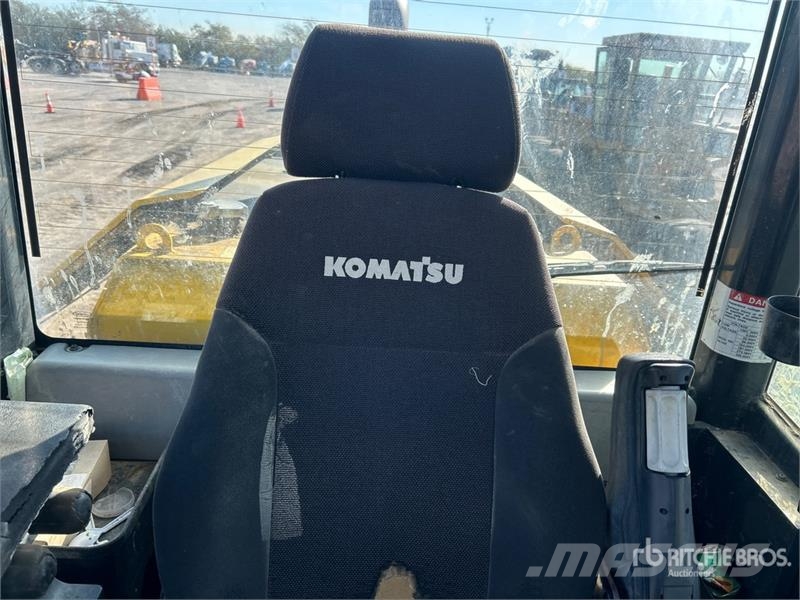 Komatsu WA320-7 لوادر بعجل