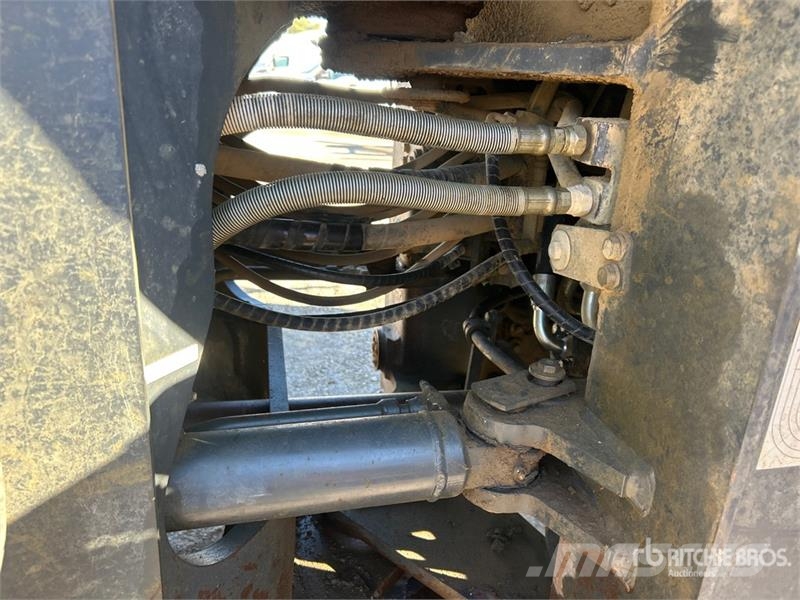 Komatsu WA320-7 لوادر بعجل