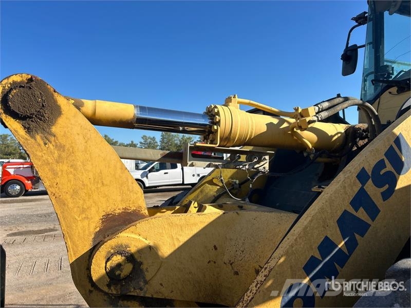 Komatsu WA320-7 لوادر بعجل