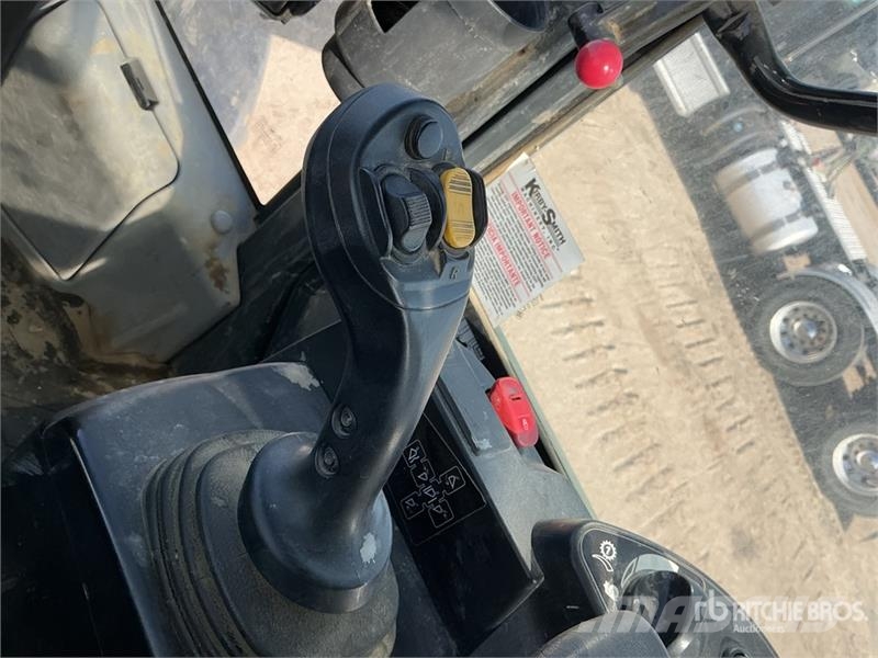 Komatsu WA320-8 휠로우더