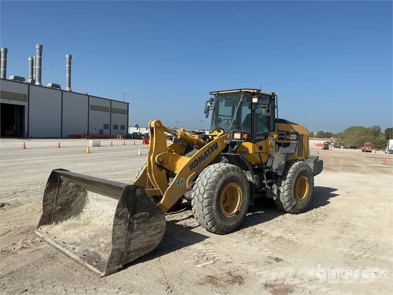 Komatsu WA320-8 휠로우더