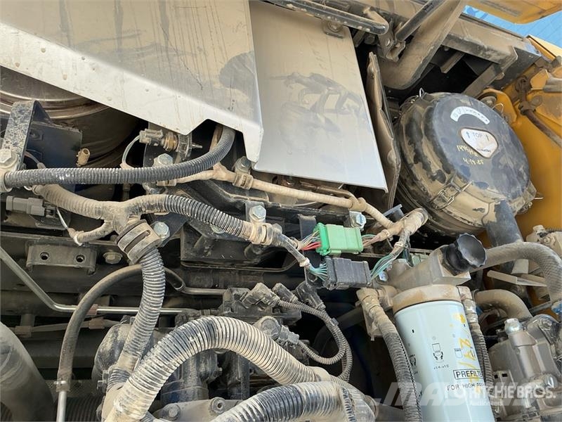 Komatsu WA320-8 휠로우더