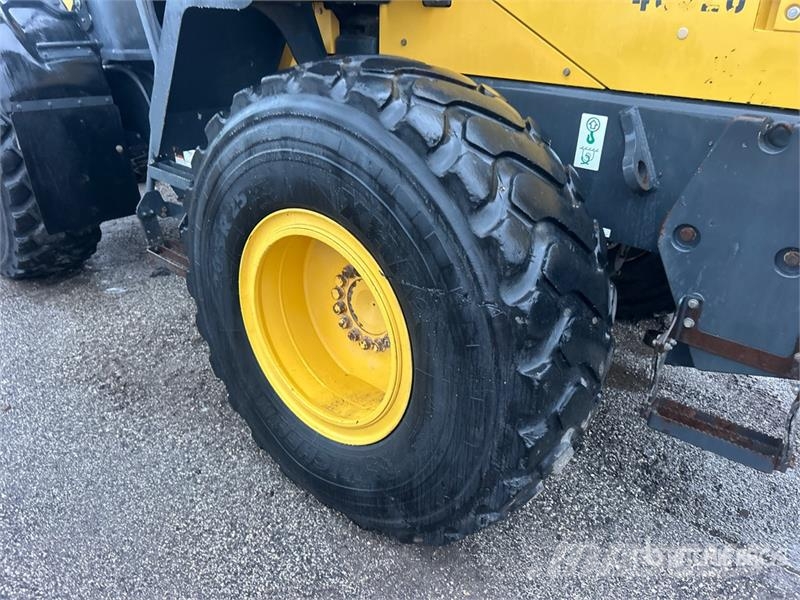 Komatsu WA320-8 Wheel Loader 휠로우더