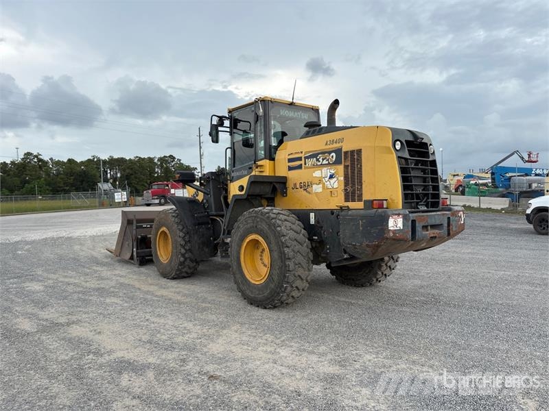 Komatsu WA320-8 Wheel Loader Kolesni nakladalci