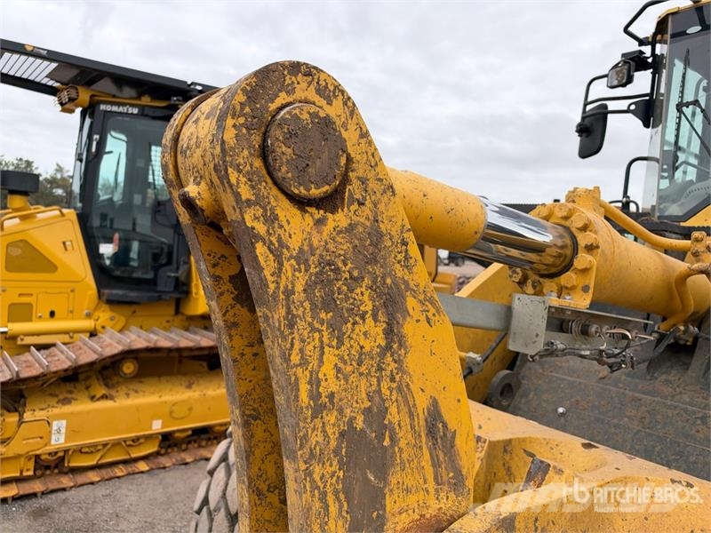 Komatsu WA320-8 Wheel Loader Radlader