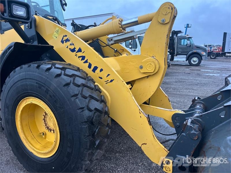 Komatsu WA320-8 Wheel Loader 휠로우더