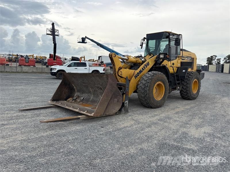 Komatsu WA320-8 Wheel Loader Kolesni nakladalci