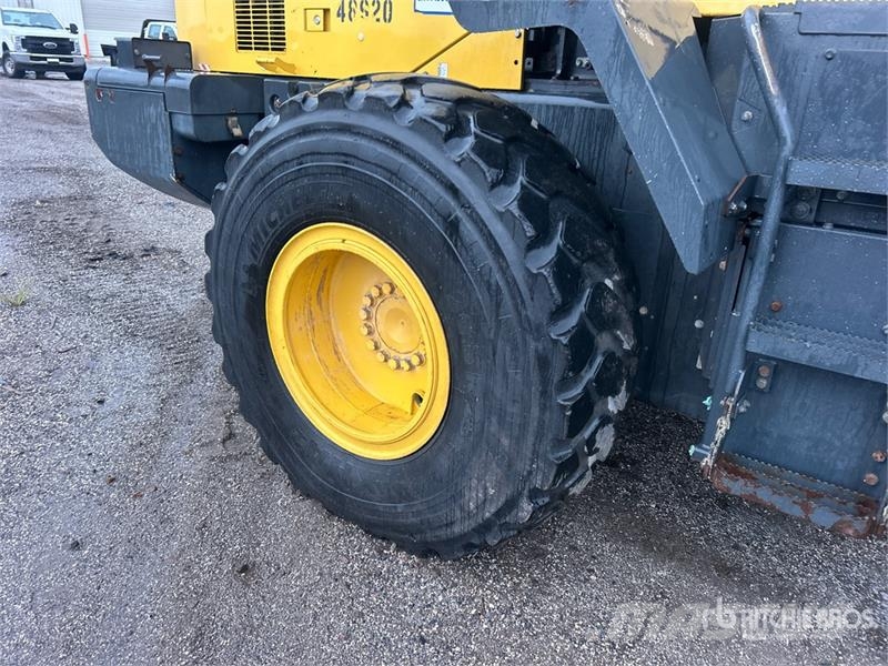 Komatsu WA320-8 Wheel Loader 휠로우더
