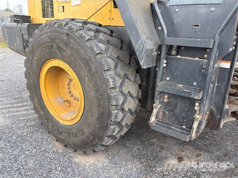Komatsu WA320-8 Wheel Loader Kolesni nakladalci
