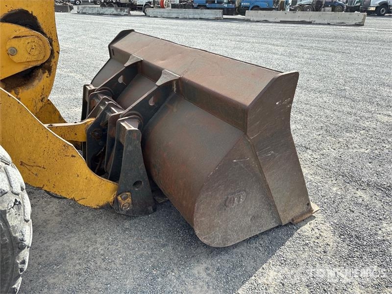 Komatsu WA320-8 Wheel Loader Pyöräkuormaajat