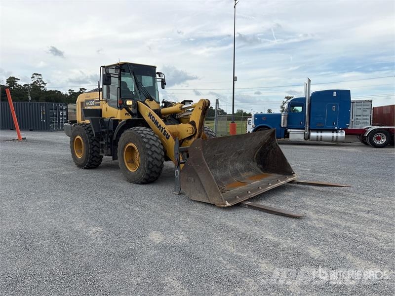 Komatsu WA320-8 Wheel Loader Kolesni nakladalci