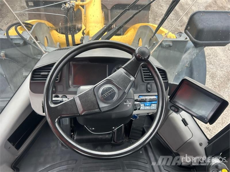 Komatsu WA320-8 Wheel Loader Chargeuse sur pneus