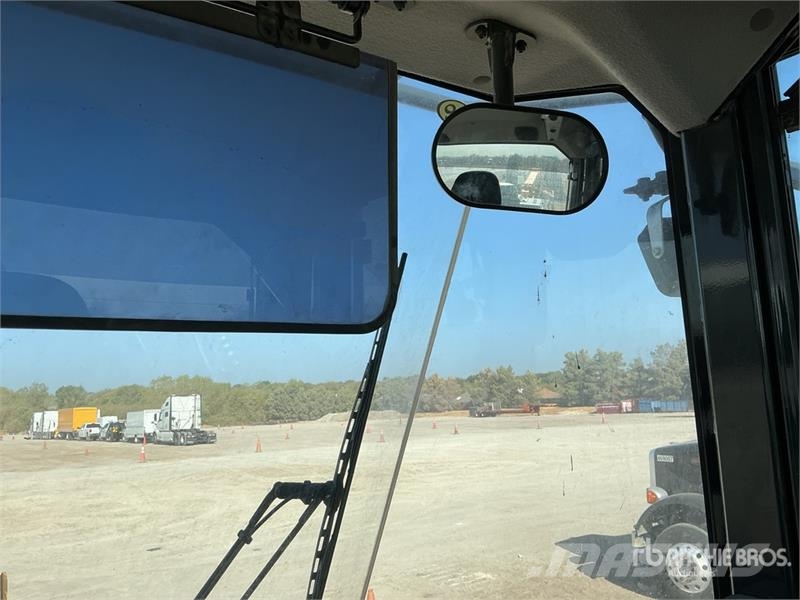 Komatsu WA320-8 Wheel Loader Колесни товарачи