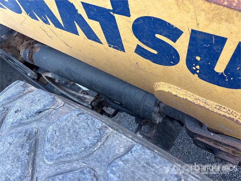 Komatsu WA320-8 Wheel Loader Kolesni nakladalci