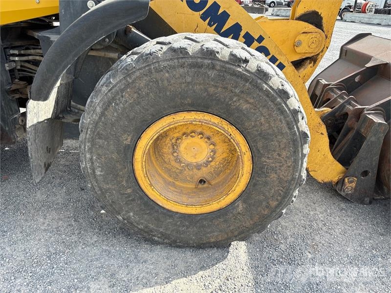 Komatsu WA320-8 Wheel Loader Pyöräkuormaajat