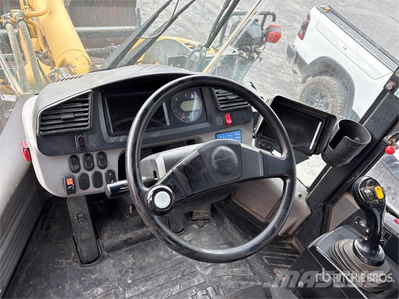 Komatsu WA320-8 Wheel Loader Kolesni nakladalci