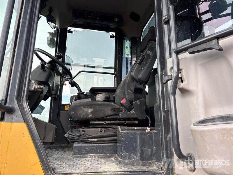 Komatsu WA320-8 Wheel Loader Kolesni nakladalci