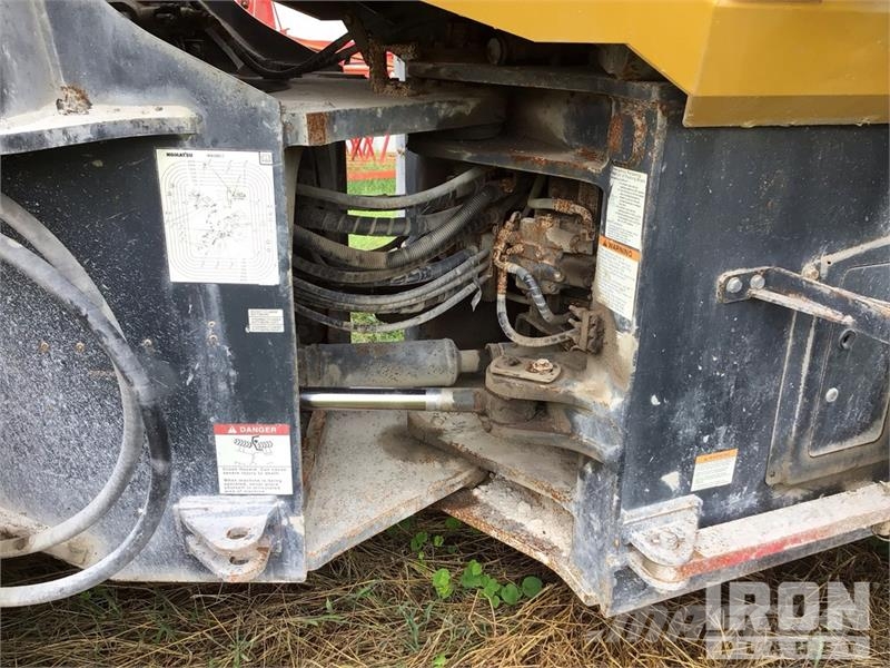 Komatsu WA380-7 Pale gommate