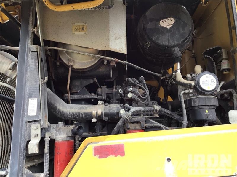 Komatsu WA380-7 Pale gommate