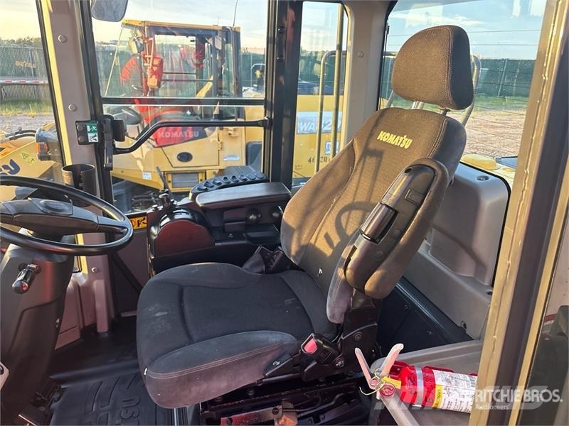 Komatsu WA380-8 Wheel Loader Rataslaadurid