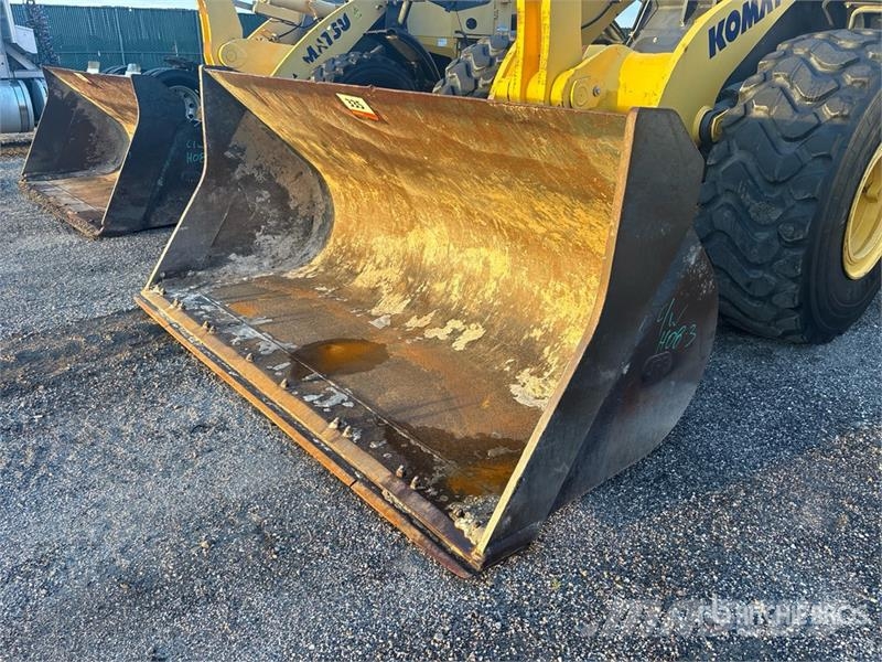 Komatsu WA380-8 Wheel Loader Rataslaadurid