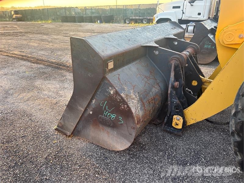 Komatsu WA380-8 Wheel Loader Rataslaadurid