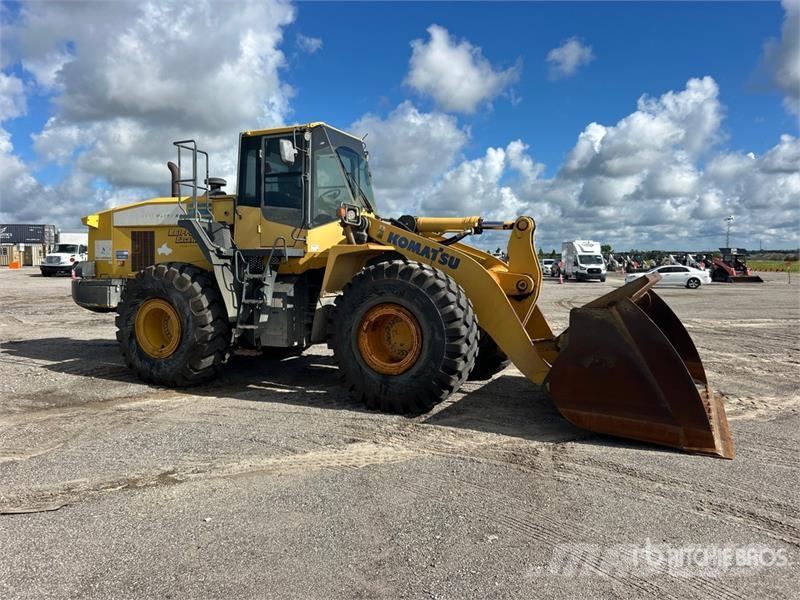 Komatsu WA470-7 Pale gommate