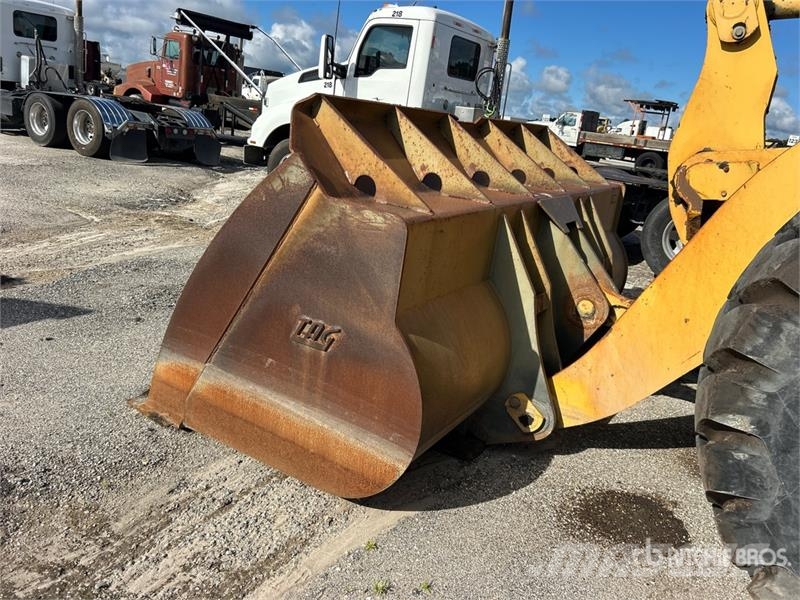 Komatsu WA470-7 Pale gommate