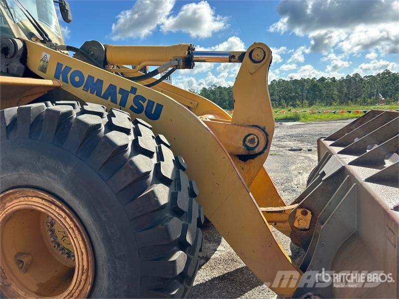 Komatsu WA470-7 Pale gommate
