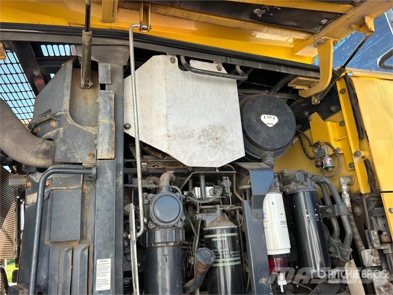 Komatsu WA470-7 Pale gommate