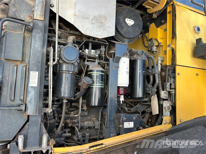 Komatsu WA470-7 Pale gommate