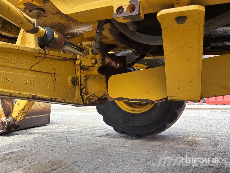 Komatsu WB140 Retroescavadeiras