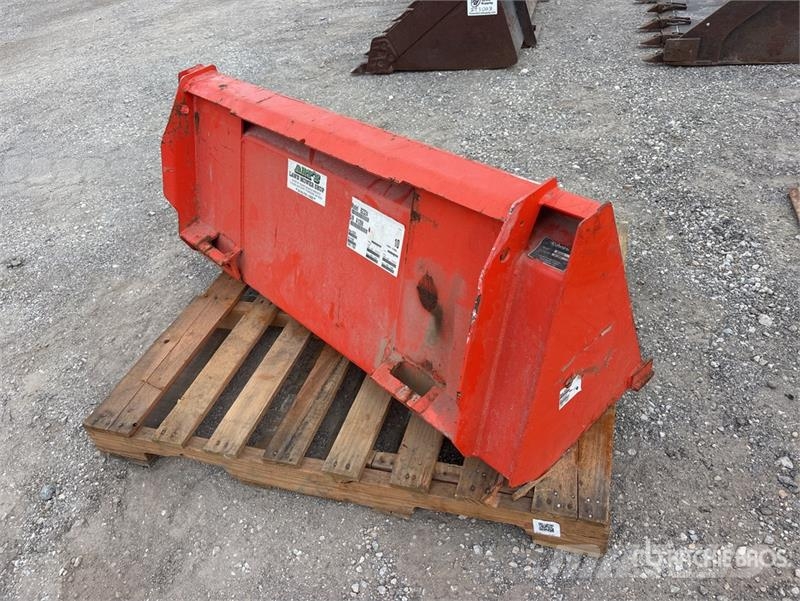 Kubota B2324 56 in General Purpose Ag Tractor Bucket Další příslušenství k traktorům