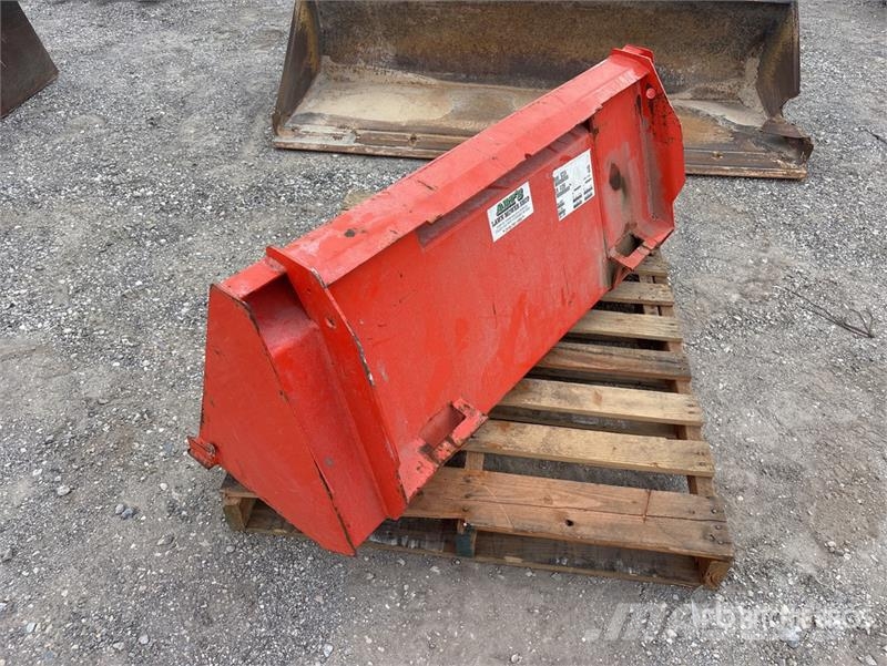 Kubota B2324 56 in General Purpose Ag Tractor Bucket Další příslušenství k traktorům