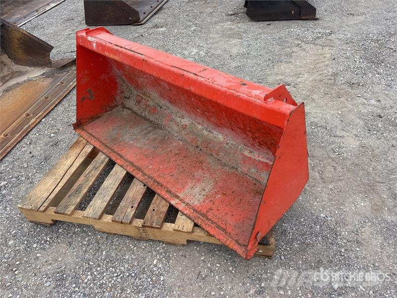 Kubota B2324 56 in General Purpose Ag Tractor Bucket Další příslušenství k traktorům